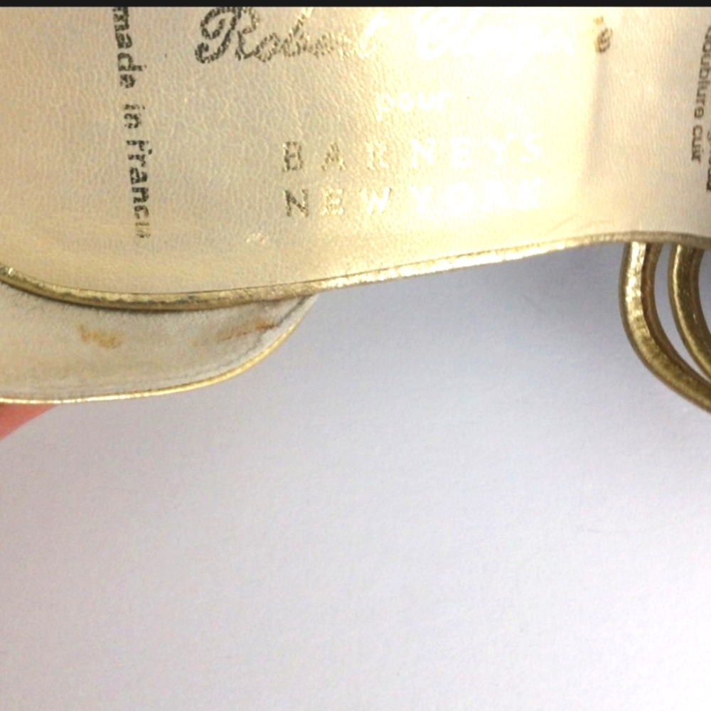 Vtg CHARLES JOURDAN Gold Leather FRANCE Closed Toes Luxury BARNEYS Heels Shoes 9 - Picture 7 of 12